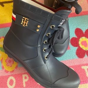 Women’s Tommy Hilfiger Rain Boot Size 9